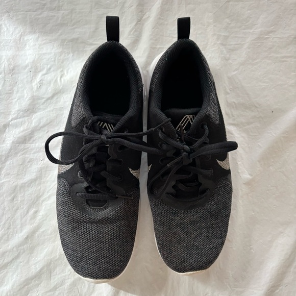 Nike Flex Experience RN 10 Black Running Shoes SZ 9.5 Worn 1X main image 8